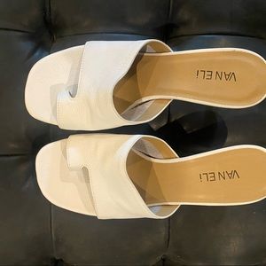 Vaneli leather kitten heel sandal size 8.5